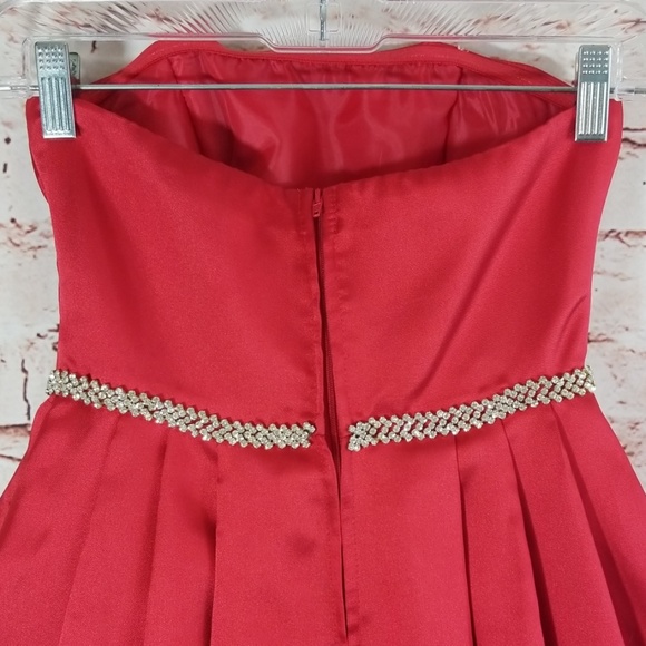 B Darlin 1/2 Red Strapless Dress Pockets Juniors - Picture 6 of 7
